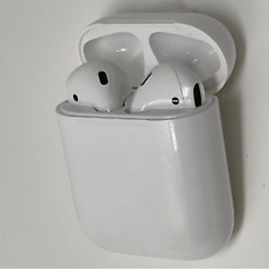 Excellent Used Apple AirPods (1st Generation)